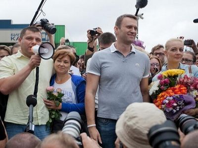 Петр Офицеров и Алексей Навальный на Ярославском вокзале. Фото из блога efa2007.livejournal.com