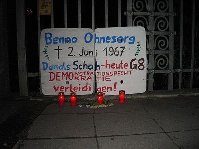 На месте гибели Бенно Онезорга, 2007 г. Источник - https://www.flickr.com
