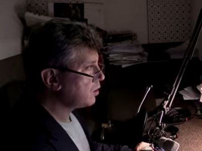 Б.Немцов в студии "Эха". Скрин ролика с youtube.com