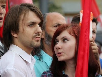 Активисты Огнев и Безрукова