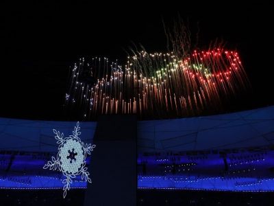 "Ковидная" снежинка на открытии Олимпиады в Пекине. Фото: t.me/parstodayrussian