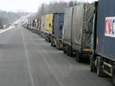 Очередь из грузовиков на латвийско-российской границе. Фото: 15min.lt