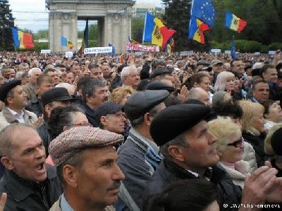 Акция протеста в Кишиневе (03.05.15). Фото: DW/Yulia Femenova
