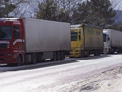 Очередь из автомобилей на российско-грузинской границе. Фото: ria.ru