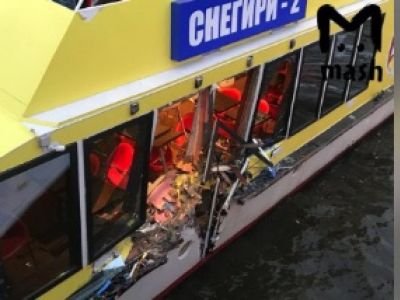 Разбитое на Москве-реке судно, Фото: https://t.me/breakingmash/7407