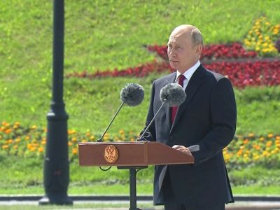 Владимир Путин на Поклонной горе, 12.06.20. Фото: kremlin.ru