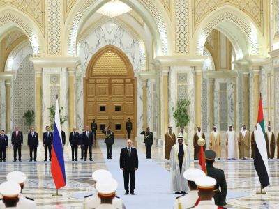 Владимир Путин на церемонии встречи с лидером ОАЭ Мухаммедом бен-Заидом аль-Нахайяном, 6.12.23. Фото: ТАСС