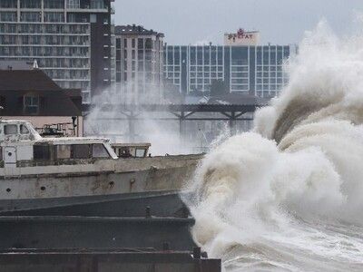 Шторм. Фото: aiaaira.com